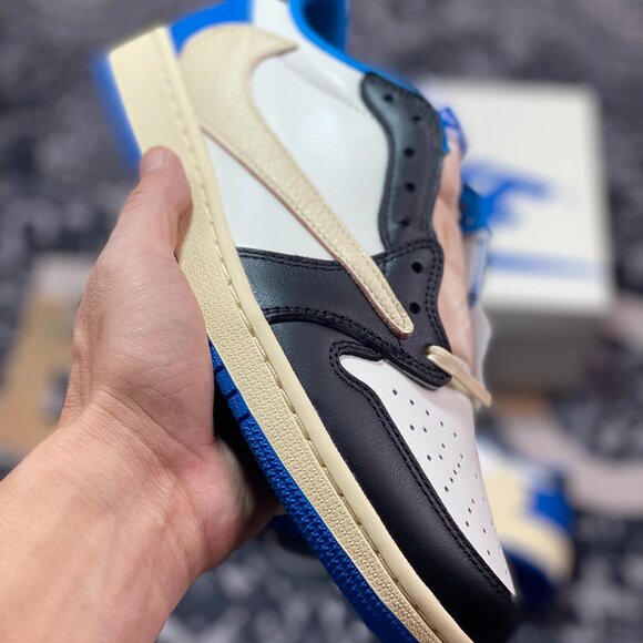Air Jordan 1 Low 'Fragment x Travis Scott' - Picture 1 of 9